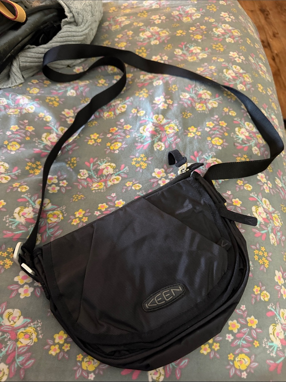 KEEN Black Messenger Crossbody Bag